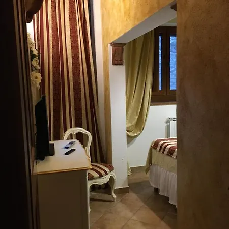 La Piazzetta Del Borgo Todi