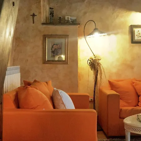 La Piazzetta Del Borgo Todi