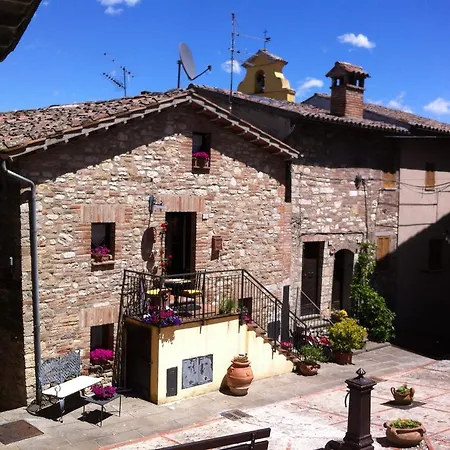 La Piazzetta Del Borgo * Todi