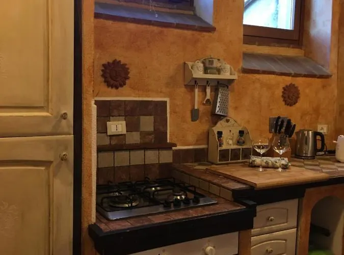 La Piazzetta Del Borgo * Todi