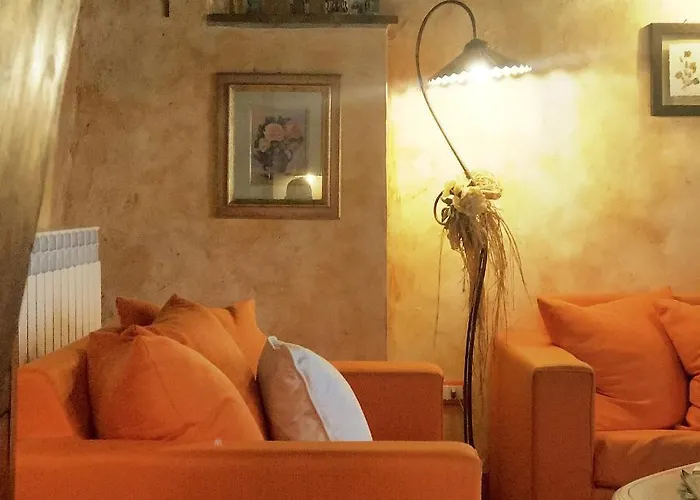 La Piazzetta Del Borgo Todi