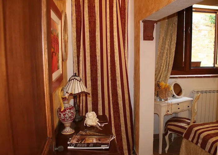 La Piazzetta Del Borgo Todi